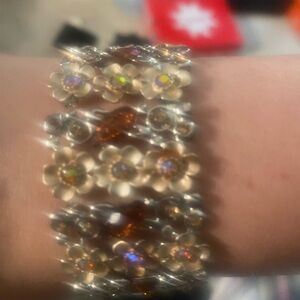 Premiere Designs stretchy flower bracelet